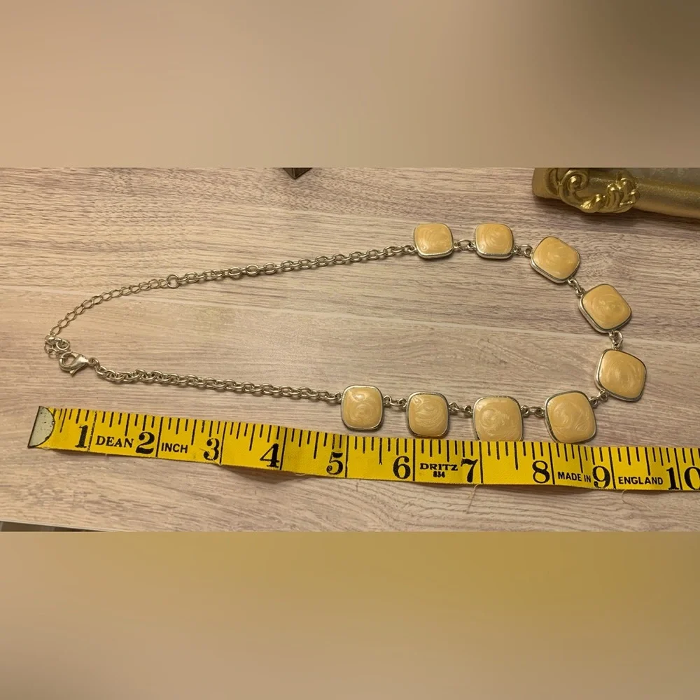 Necklace with Yellow Stones - Picture 9 of 9